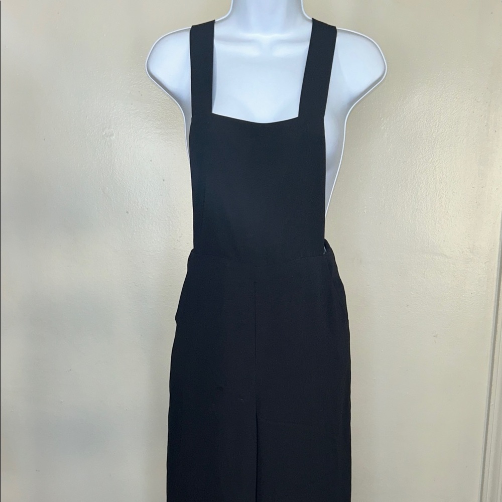Forever 21 Black Sleeveless Jumpsuit with Square Neck